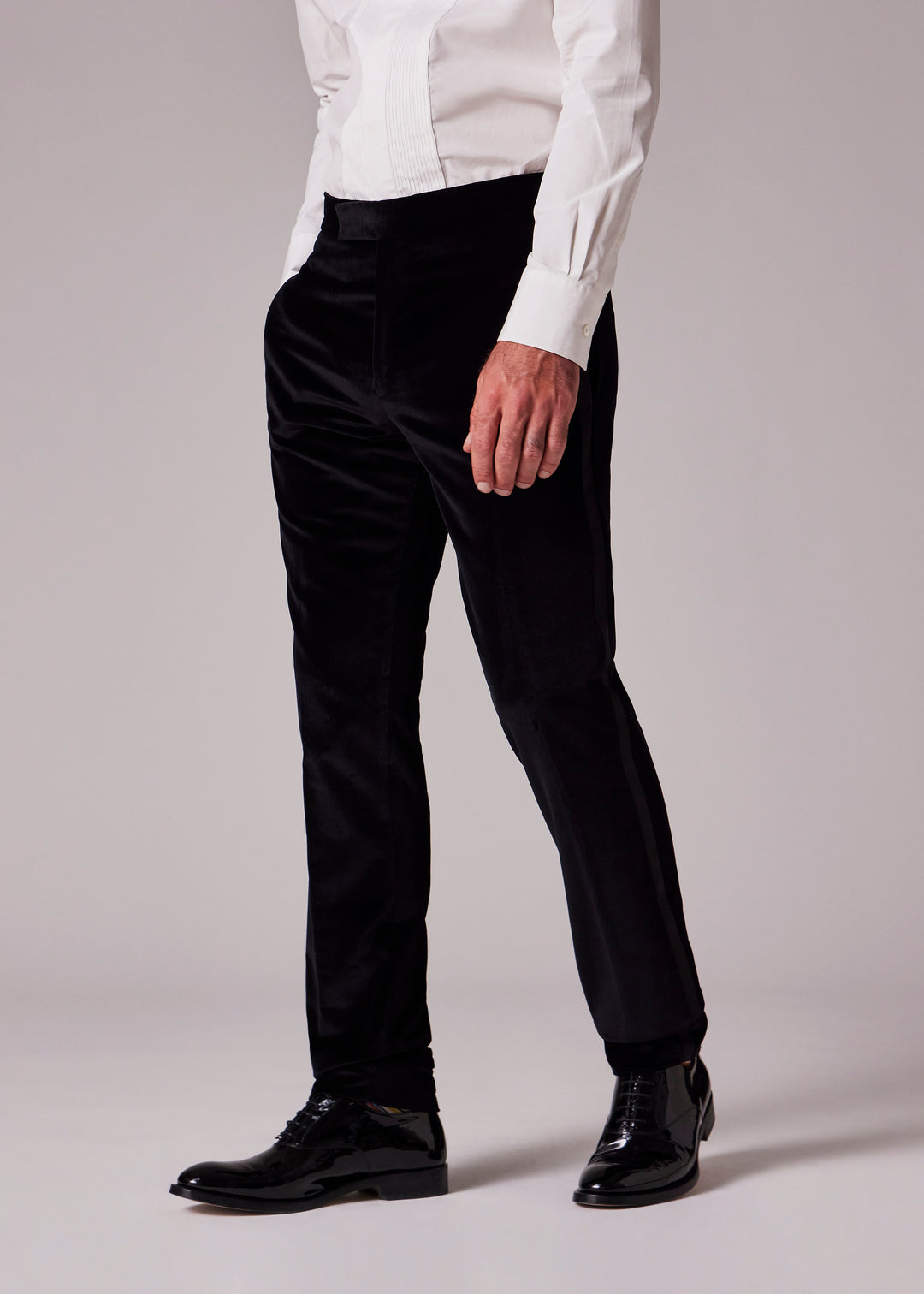 Fashionable Men's 2-piece Suit Velvet Peak Lapel Wedding Suit (Blazer+Pants) mens event wear